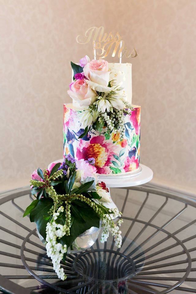 tropical themed cake - custom icing
