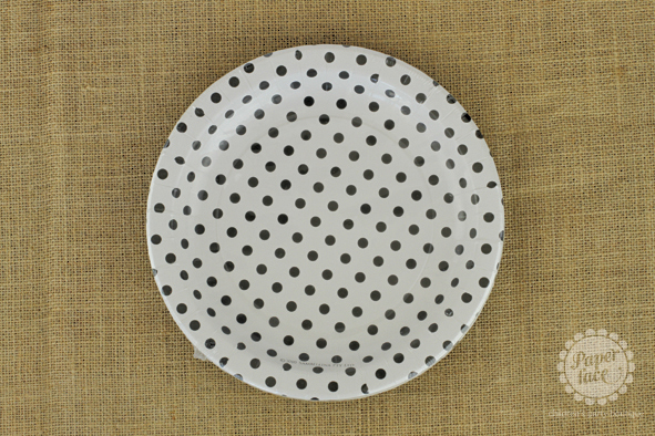 Black and white dotted plates - Paper Face