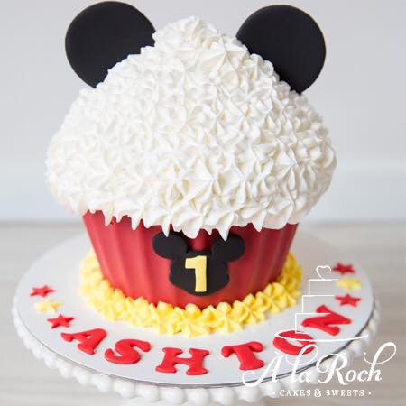 Mickey mouse smash cake - A La Roch
