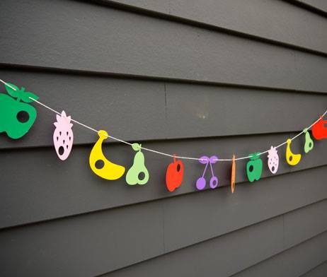 Hungry Caterpillar food garland decoration - Small Favours