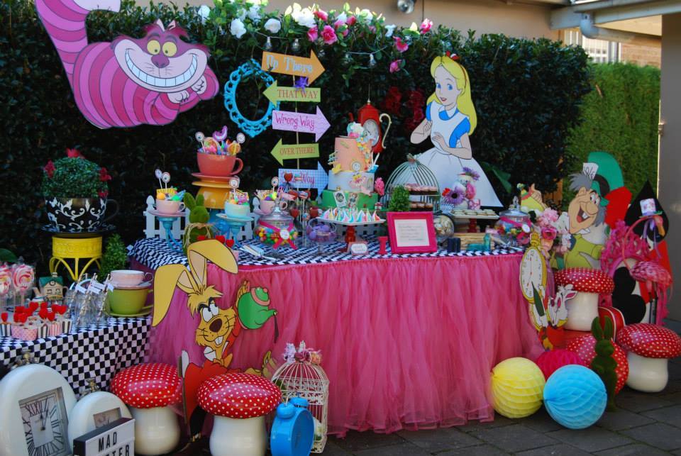 Alice in wonderland party  - Ever So Sweet