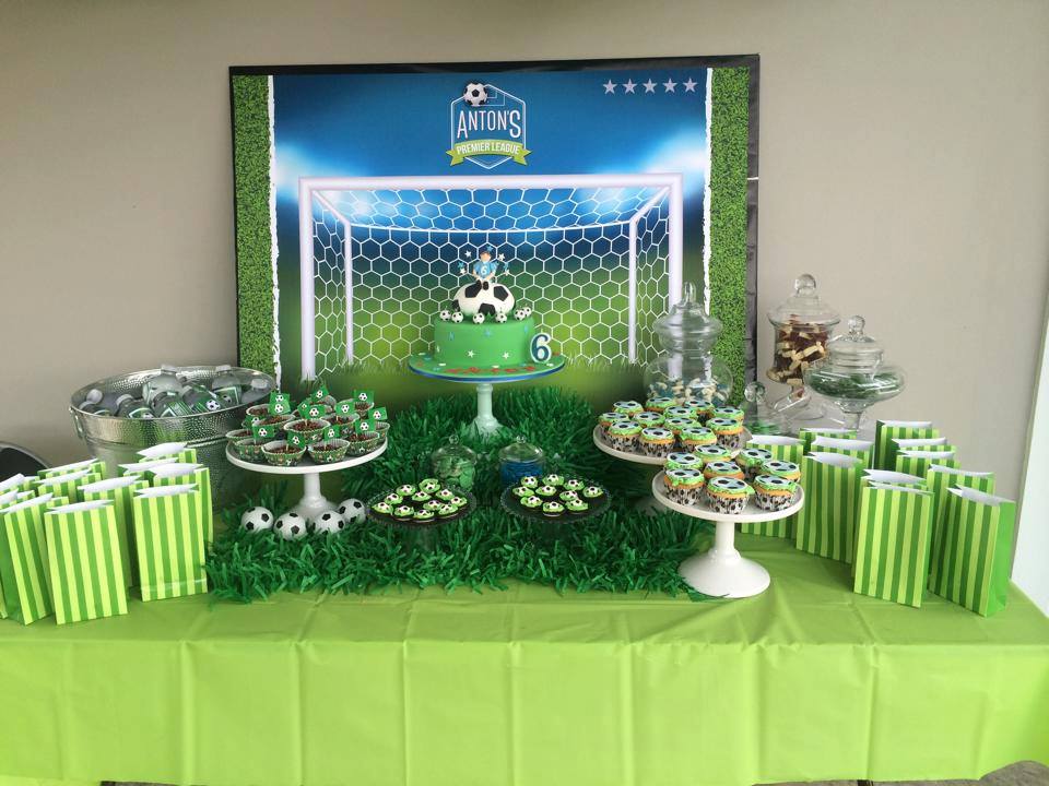 Soccer party backdrop - Paper Face