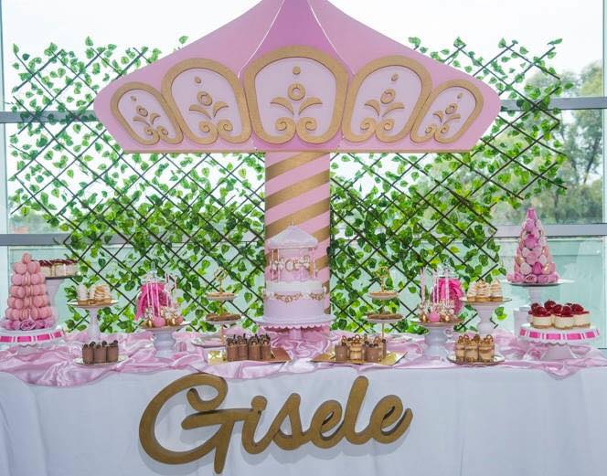 Foam carousel and name by Foamtastic. Styling by Party in a package