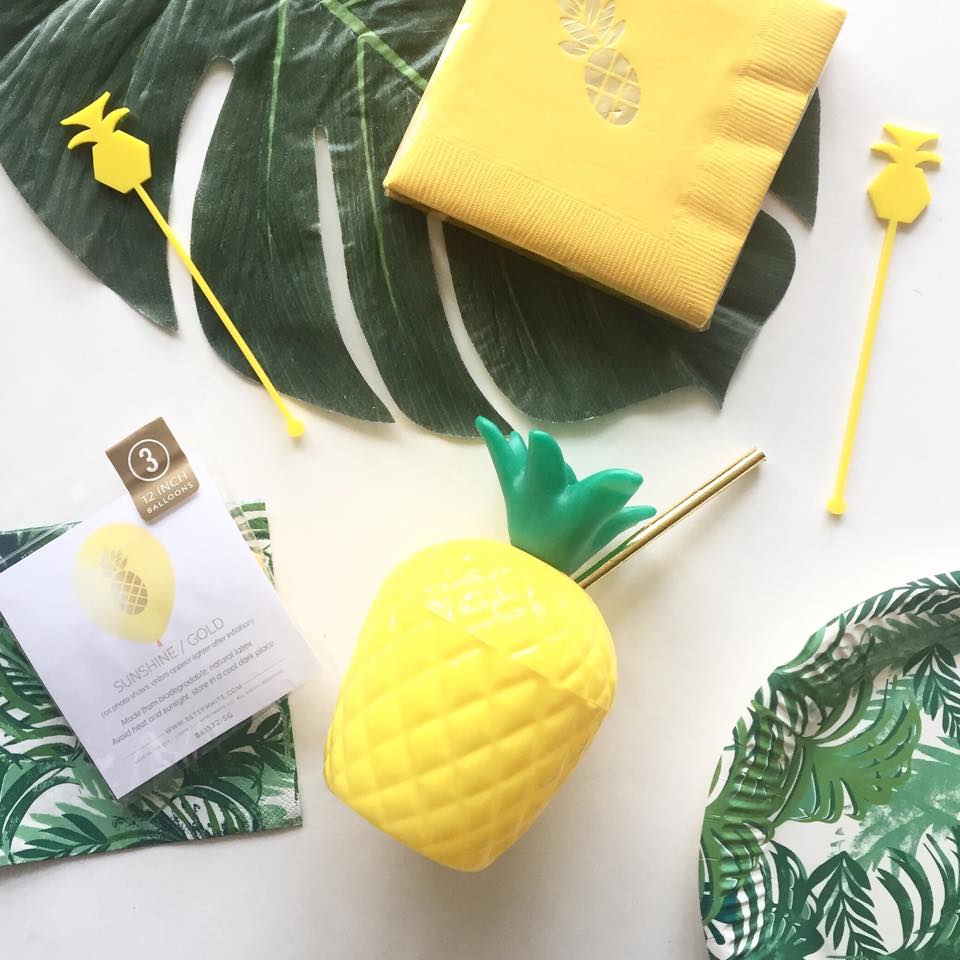 pineapple drinking cups - favor lane party boutique