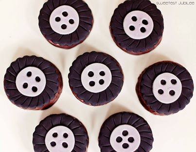 cars party cupcakes
