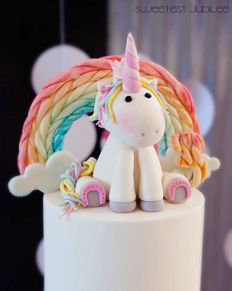 rainbow unicorn cake